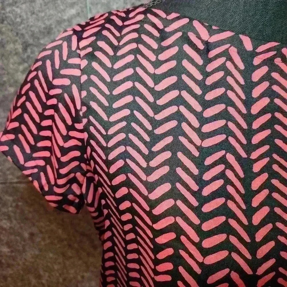 Ann Taylor Loft Blue & Pink Short Sleeve Boat Neck Blouse Womens XS - Picture 2 of 7